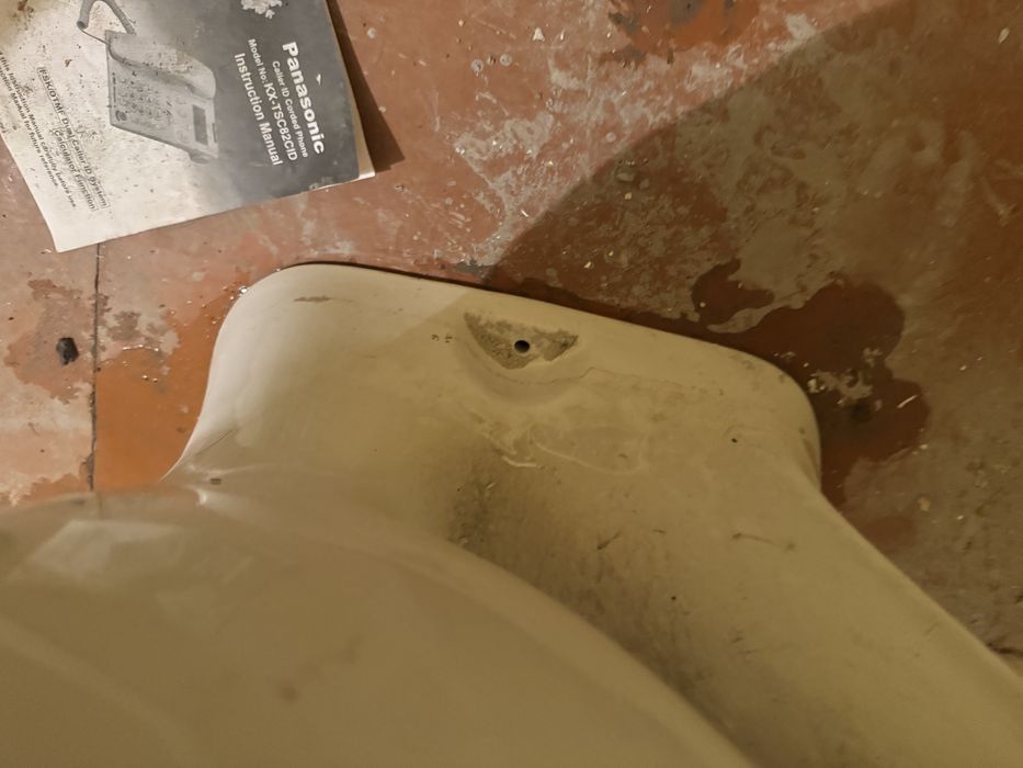 Продам унитаз б/у 15000