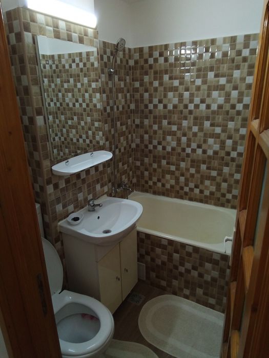 Închiriez apartament cu doua camere