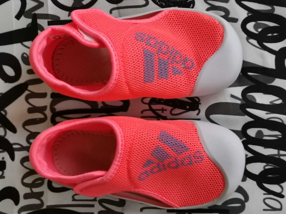 Няколко Детски сандали