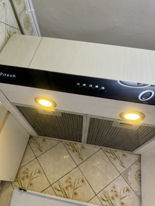 Газ плита Индезит и вытяшка Витек