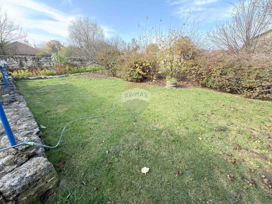 Къща с парцел в централната част на с.Кичево, обл.Варна ДК-4299