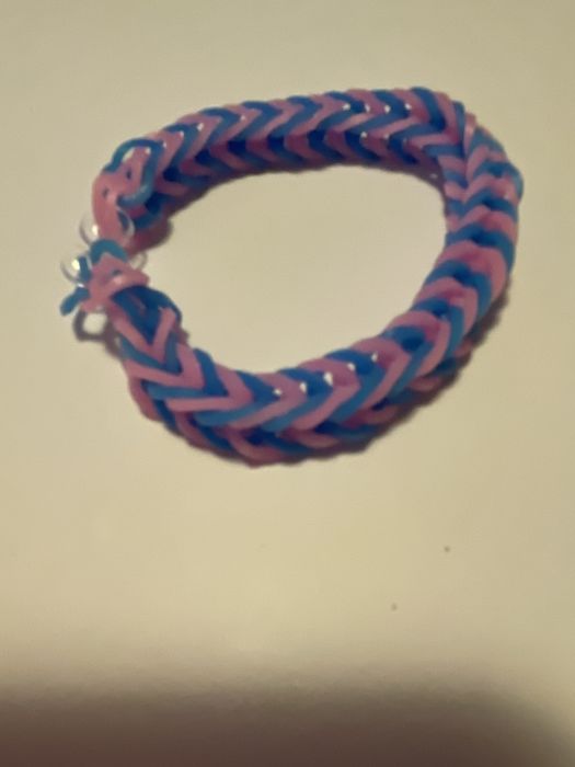 Плетени гривнички