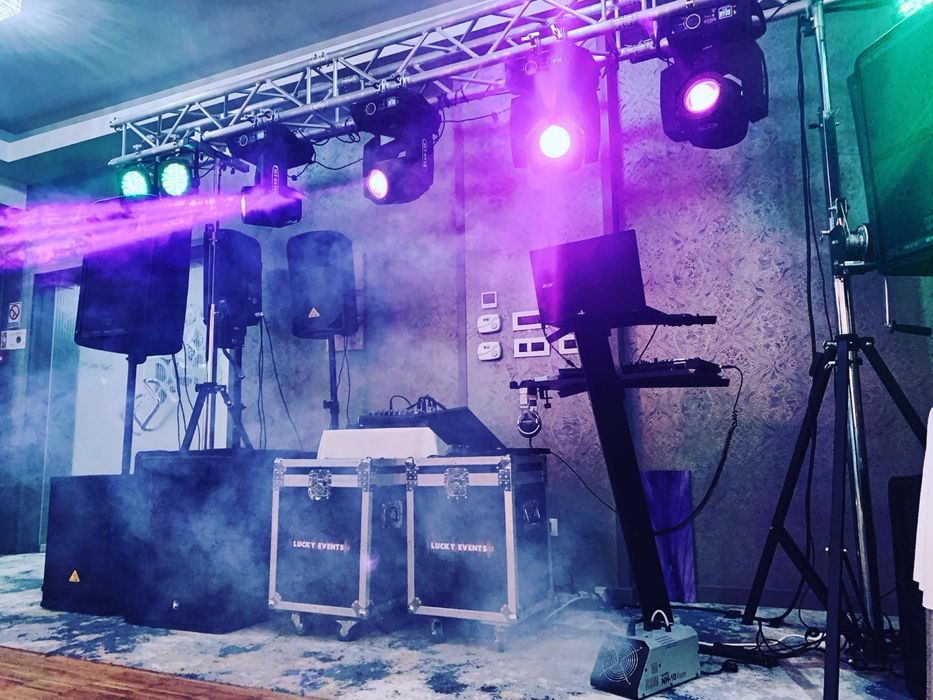 DJ Fum greu Schela de lumini