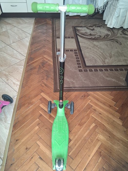 Продавам 2 детски използвани тротинетки
