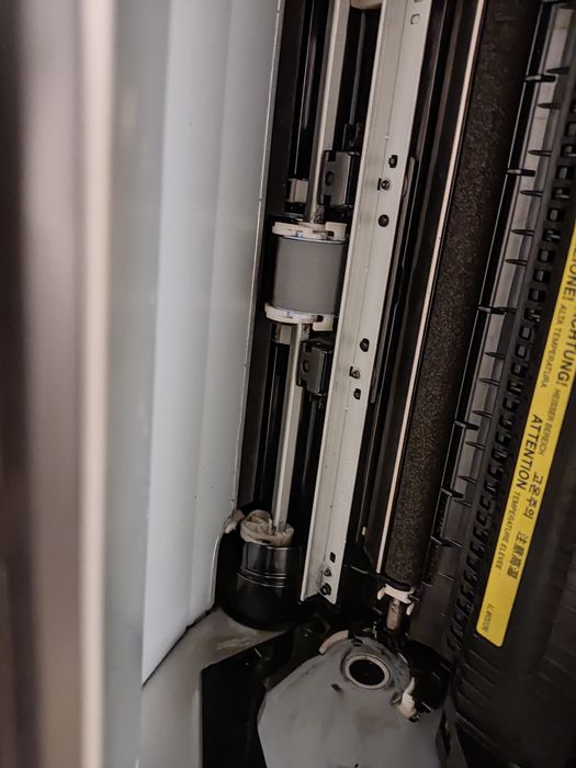 Принтер HP1010  Б/У в идеальном состоянии