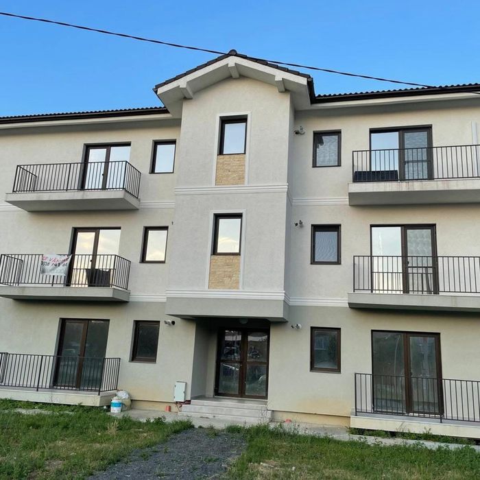 Vand apartament 3 camere