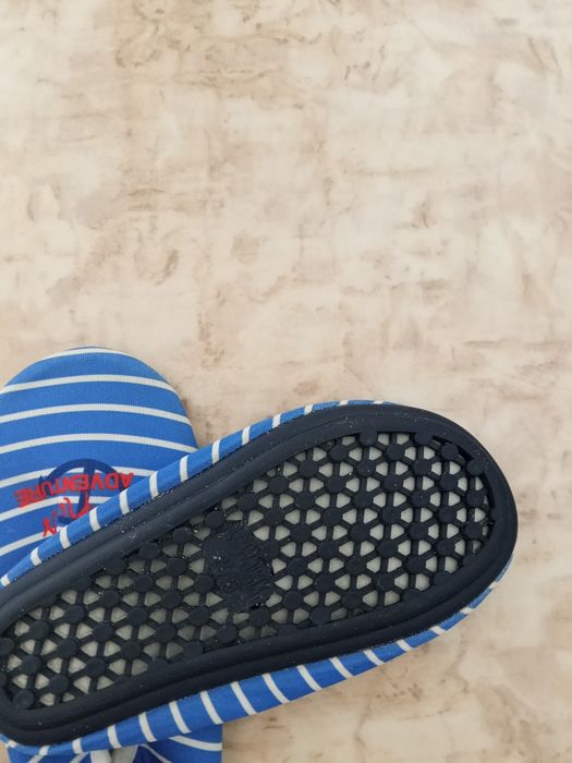 Кеуде кең түкті адам