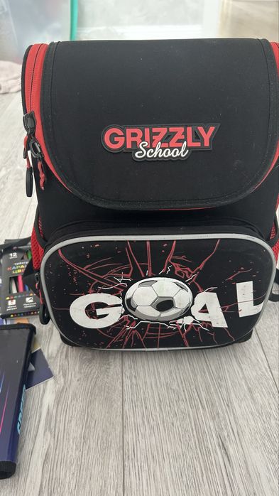 Рюкзак школьный и карандаши на шампунь