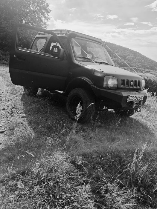 Vând Suzuki Jimny