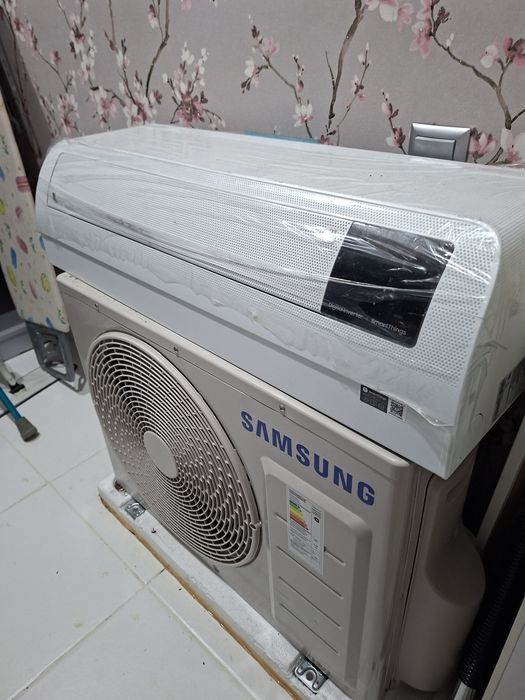 Продам кондиционер самсунг AR12BSEANKNER/XEP