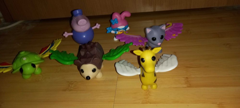 jucării Happy Meal cu animale cu aripi
