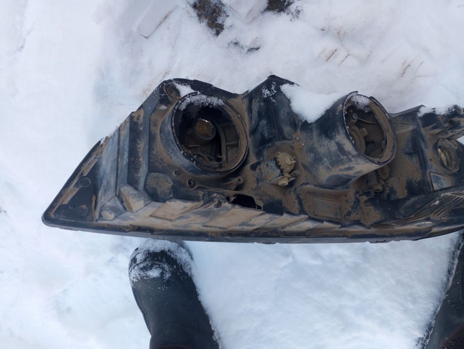 Каптива фар левая стекло целая