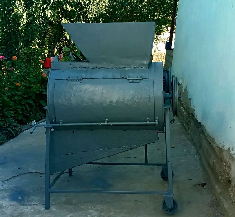 Макка сўтадан донини ажратиб оладиган апарат сотилади.