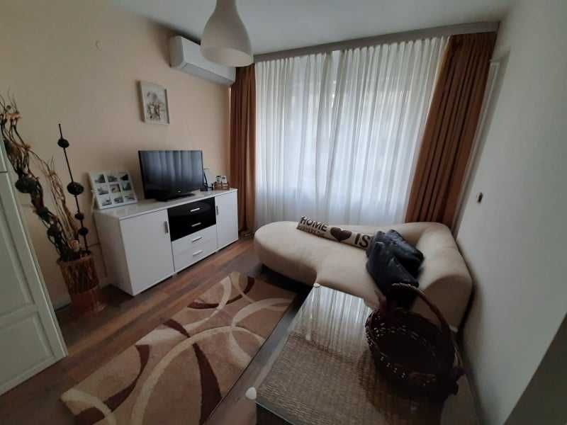 Двустаен ап Белите брези под наем