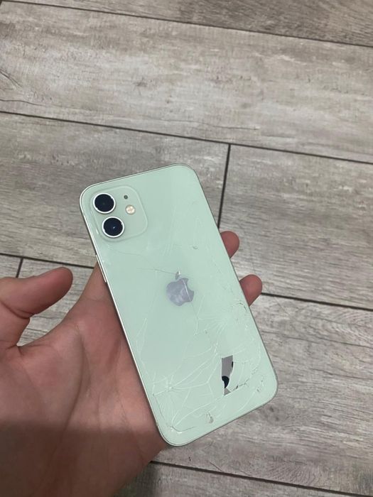 Айфон 12 сатылады