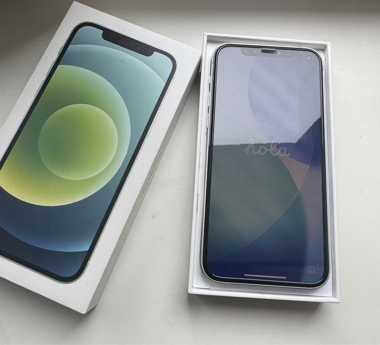 Продам айфон 12