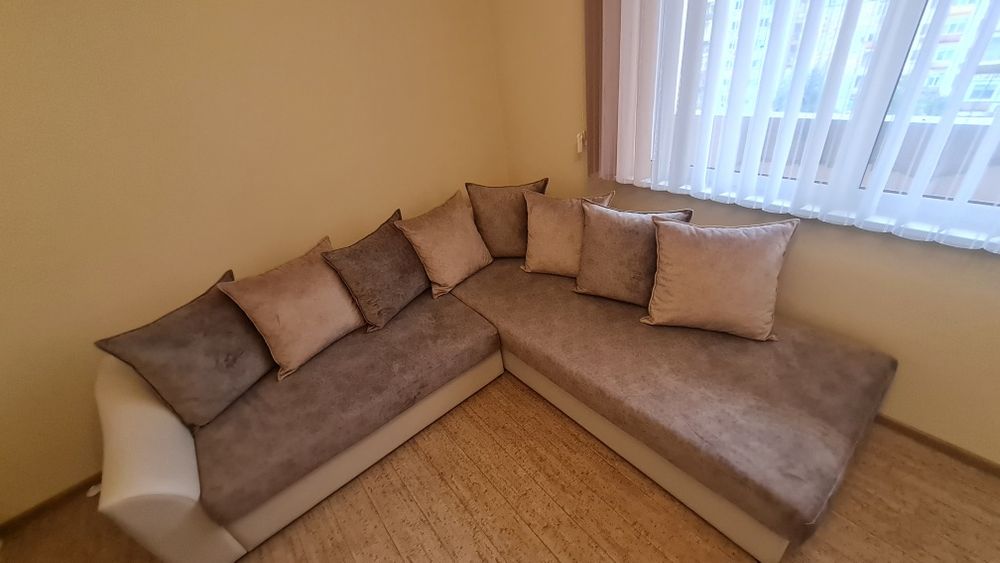 Диван тип лежанка с 2 ракли