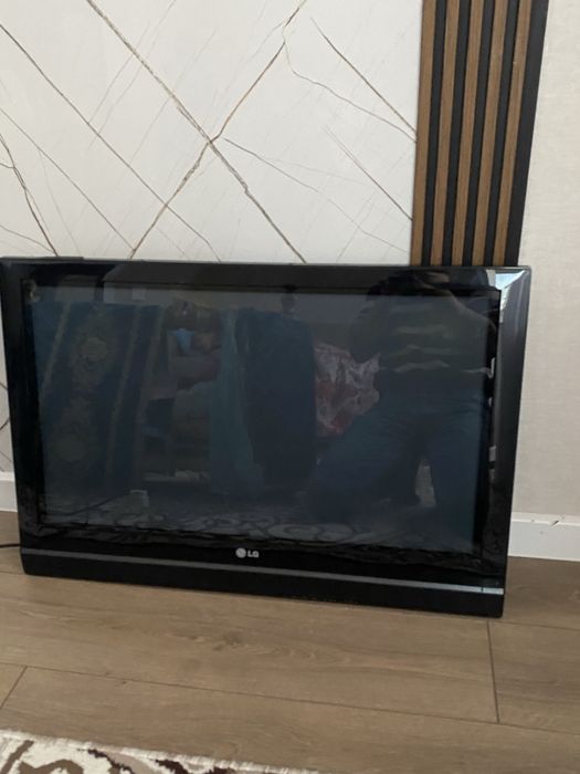 Телевизор LG продам