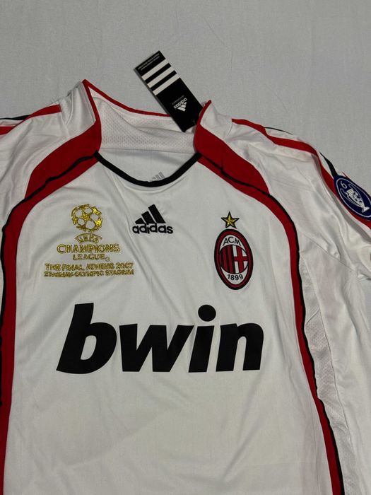 Tricou Milan 2007 alb finala champions league cu badgeuri