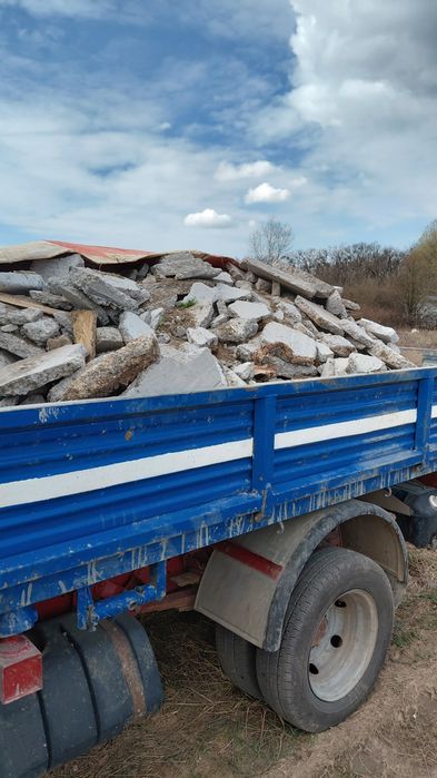 Transport pamant, balast,execut lucrari cu excavator