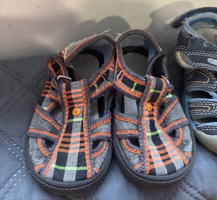 Lot sandale  mărimea 20