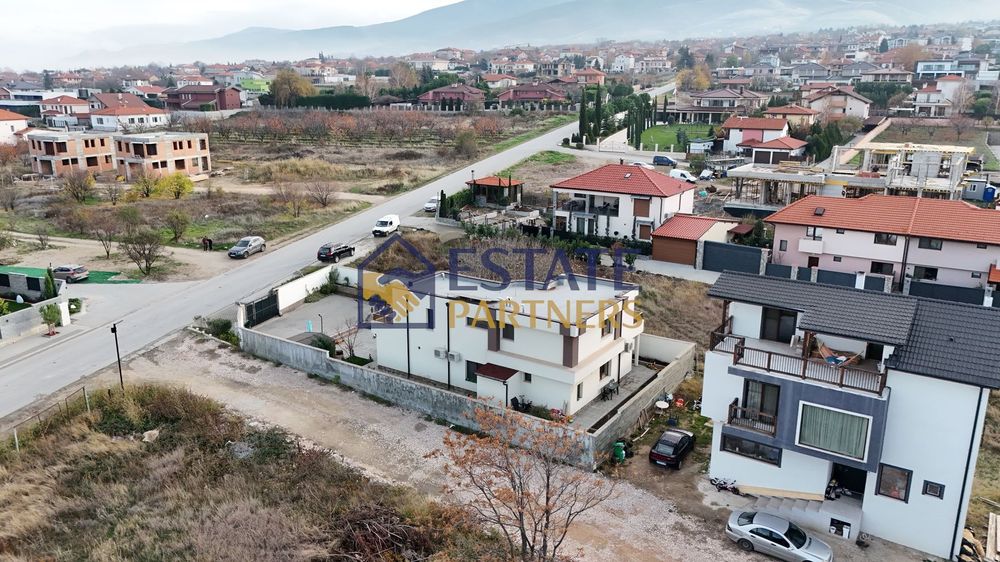 Къща в Пловдив, област-с.Белащица площ 196 цена 460000