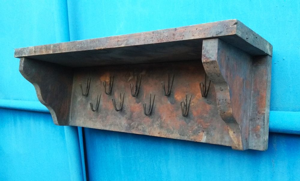 Реквизиты СССР чемодан,сито, протвини, вешалка