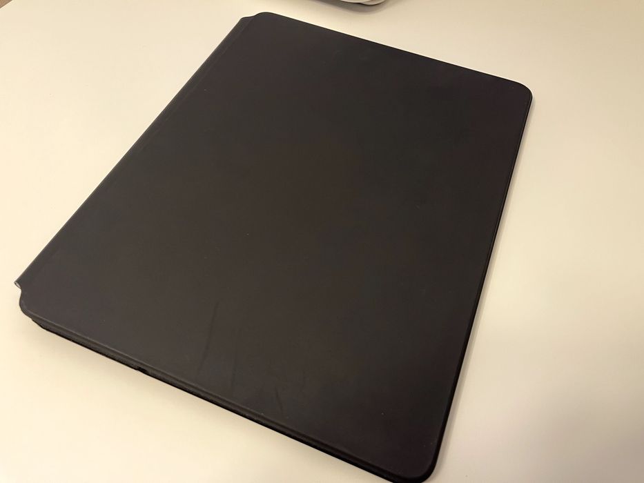 Apple Magic Keyboard si Apple Pencil 2nd gen