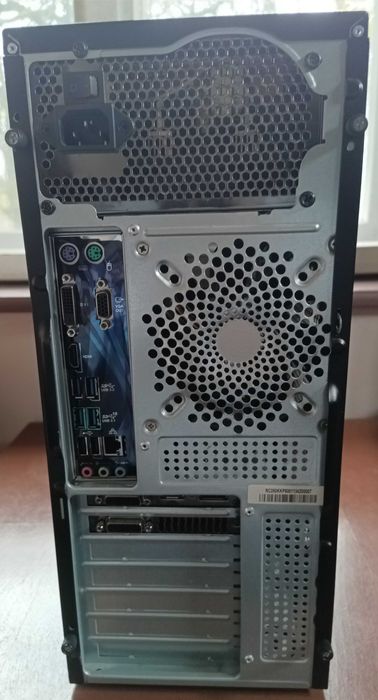 Настолни компютри!