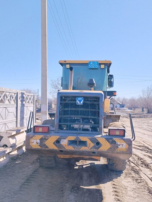 продам фронтальный погрузчик 3 тонник