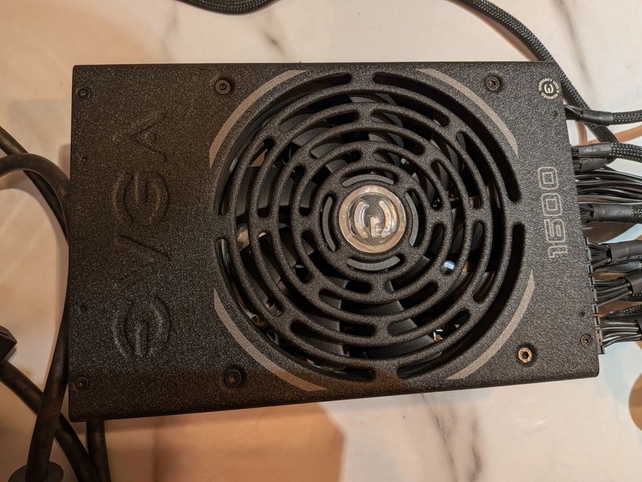 EVGA SuperNOVA 1600 P2 – 1600W, 80+ Platinum, Modulară Completă