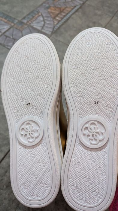 Дамски обувки Guess 37