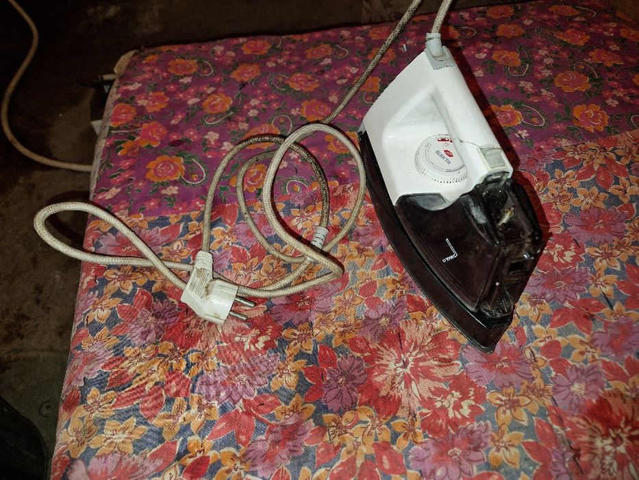 Утюг рабочи в хорошем состояни