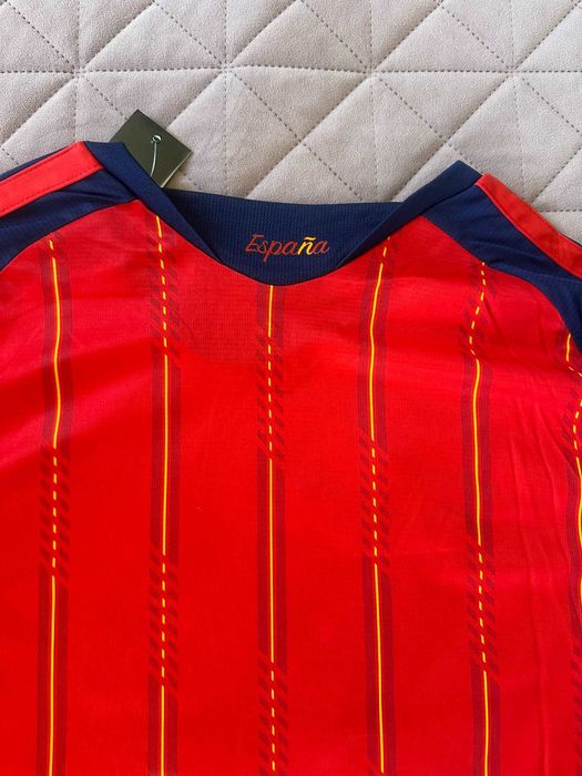 НОВА - ОРИГИНАЛНА ADIDAS Spain Световното 2026 Home Jersey – размер L