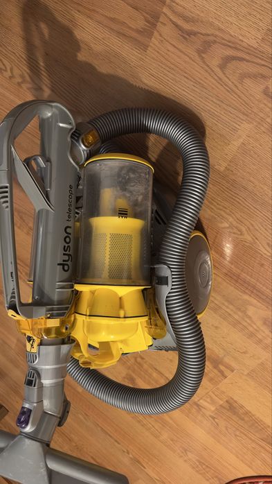 aspirator Dyson DC11 perfect functional