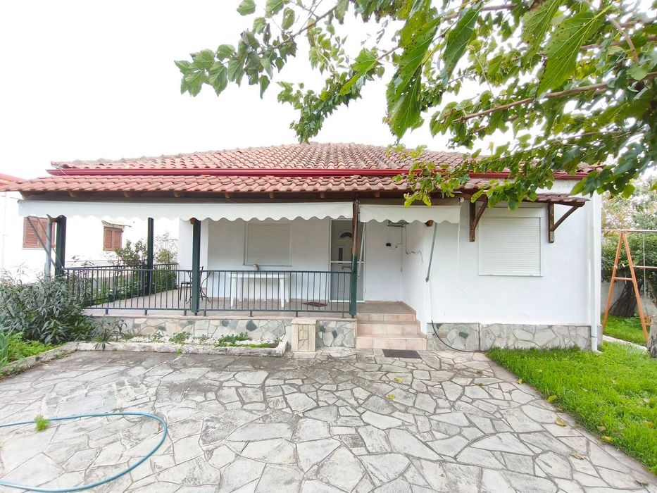 Продава къща 62 м2 с двор 229 м2 в кв. Ривиера, Аспровалта, Гърция