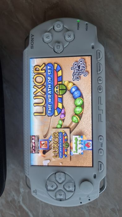 PSP 1004 carcasa noua modat ,cadouri ptr cei dragi