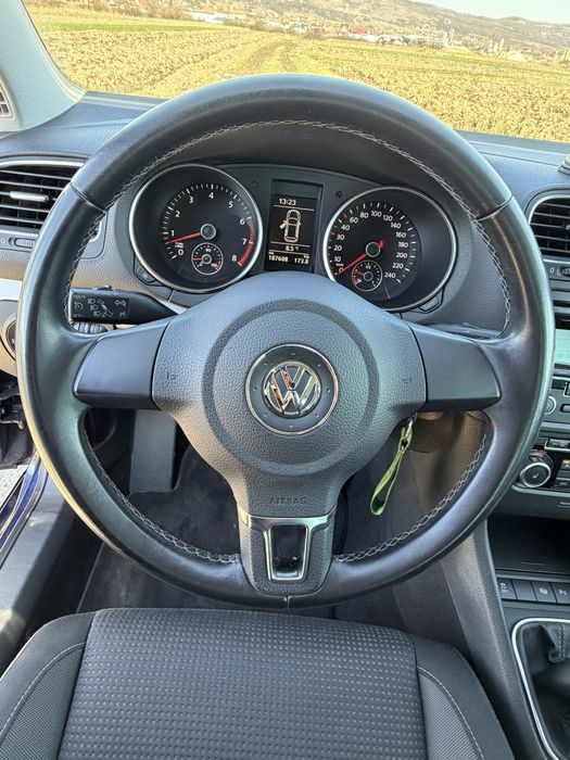 Volkswagen Golf VI