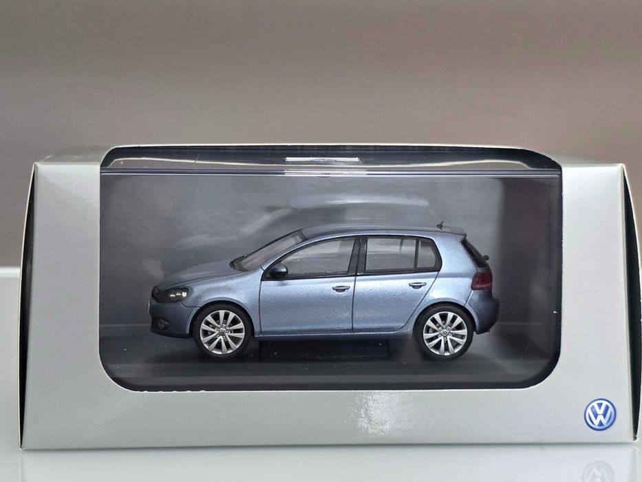 Macheta Auto 1/43 Schuco Dealer Edition VW Volkswagen Golf 2008