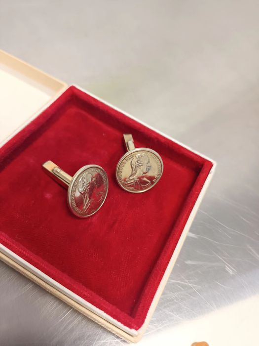 Сребърни ботонели