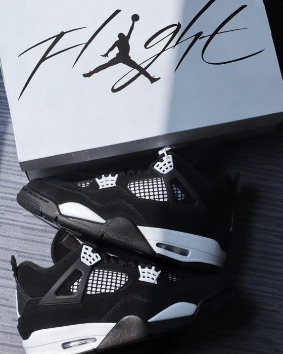 Air Jordan 4 Calitative
