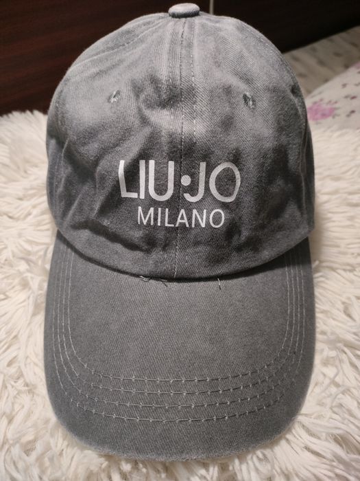 Шапки Liu Jo - чисто нови
Налични в тези цветове.
Брой: 10 лв