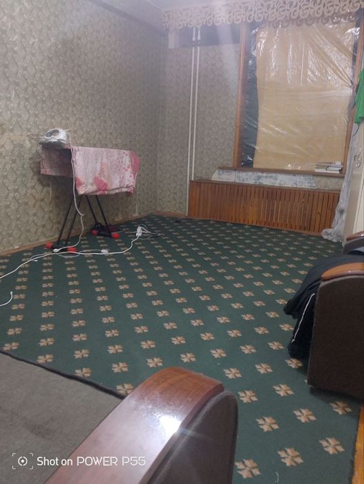 Юнусобод 2 кварталда квартира бор. Универсамда. Метрога якин. Студ.