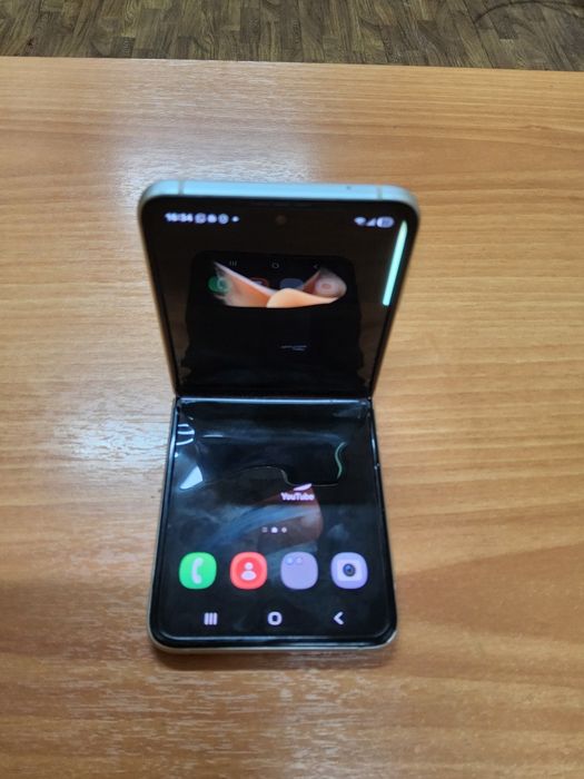 Samsung Galaxy Z Flip3