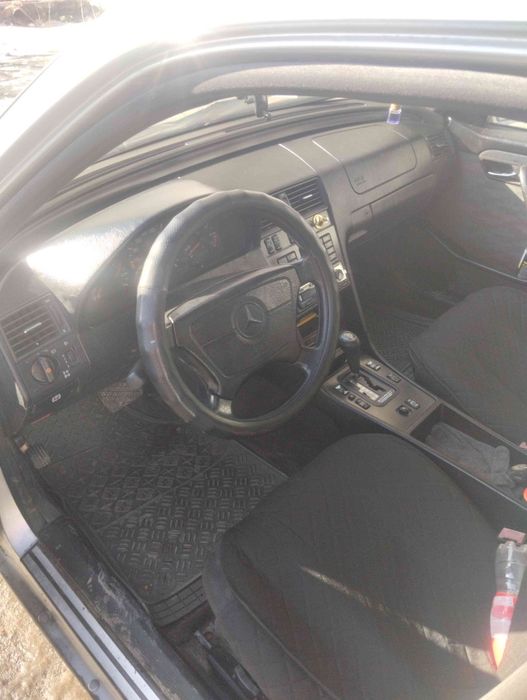 Продам Мерседес с 200,1993г