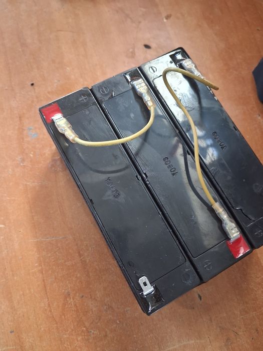 Boxa portabila activa  cu acumulator  BST