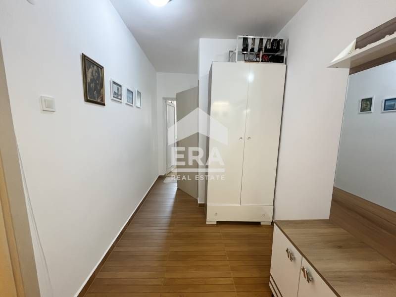 Обзаведен тристаен апартамент