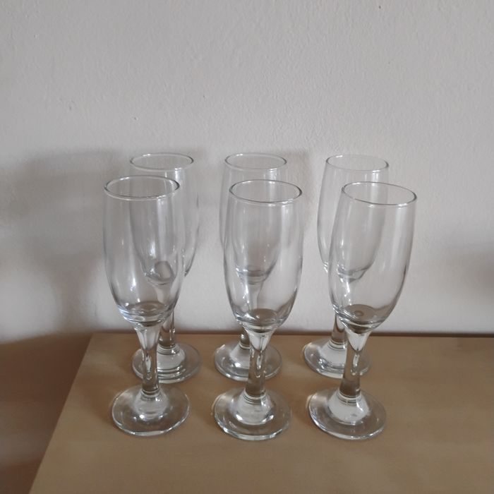 Set 6 pahare sampanie din sticlă