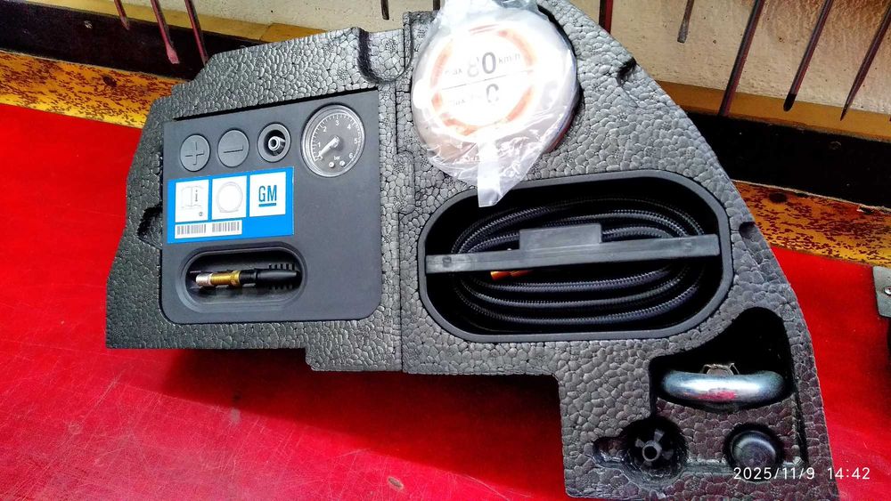 Авариен компресор за гуми за опел корса-Д . Комплект! Оригинал! нов!