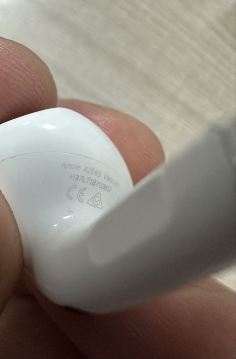 Продам Air pods 3 кейс и левый наушник